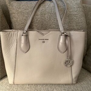 Michael Kors Mae Medium Leather Tote